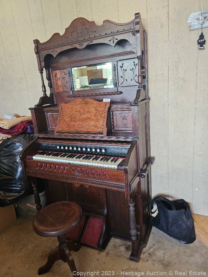 Great Western Organ Co.' Organ with Stool Auction | Heritage